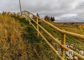 Post-and-Rail-with-Farm-Fence