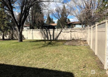 Vinyl Fence with Gates