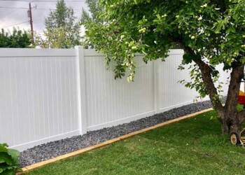 Vinyl Fence with Gates